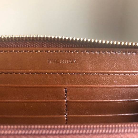 Burberry Zip Around Wallet w/ Box & Dust Bag - Picture 11 of 16